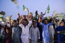 Des supporteurs du politicien Shahbaz Sharif, le 19 juillet 2018 à Pindi Gheb, dans la province du Pendjab, au Pakistan