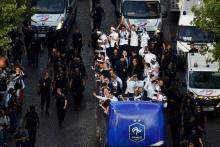 Les Bleus descendent les Champs-Elysées à Paris, le 16 juillet 2018