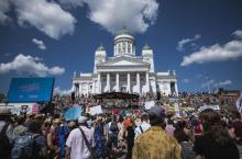 Manifestation sur la Place du Sénat à Helsinki dimanche 15 juillet 2018, pour la défense de droits de l'homme, de la liberté de parole et de la démocratie, à la veille du premier sommet bilatéral Trum