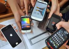 Le Sénat a voté lundi une proposition de loi de députés LREM visant à une "interdiction effective" des téléphones portables dans les écoles et collèges à la rentrée prochaine.