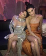 Kendall Jenner Kylie Jenner Sexy Hot Fesses Seins Chirurgie esthétique