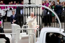 Des manifestants protestent à Dublin contre les abus commis par des ecclésiastiques dans le pays, à l'occasion de la visite du pape, le 25 août 2018
