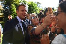 Emmanuel Macron fait un selfie samedi 18 septembre 2018 à l'Elysée