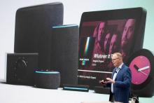L'un des dirigeants d'Amazon, Dave Limp, présente des nouvelles fonctionnalités de l'assistant vocal Alexa à seattle, le 20 décembre 2018