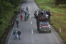 Des migrants honduriens entre Mapastepec et Pijijiapan, au Mexique, le 25 octobre 2018