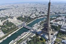 Vue aérienne de la tour Eiffel, le 14 juillet 2018 à Paris