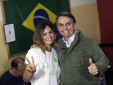 Michelle Bolsonaro avec son mari Jair Bolsonaro, nouvellement élu à la présidence du Brésil, le 28 octobre 2018 à Rio de Janeiro