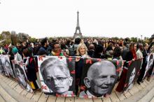 Un rassemblement sur le parvis des Droits de l'homme place du Trocadéro le 31 octobre 2018 à Paris pour appeler à protéger les défenseurs des droits de l'homme