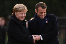 La chancelière allemande Angela Merkel et le président français Emmanuel Macron, lors de la cérémonie commémorant le centenaire de l'armistice de la Première guerre mondiale, le 10 novembre 2018, à Re