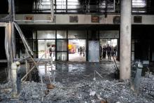 Dommages au hall d'entrée d'un lycée de Blagnac après un incendie suite à un rassemblement de protestation de lycées, le 4 décembre 2018