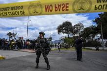Policiers en faction sur le site de l'attentat qui a fait 20 morts à Bogota, le 17 janvier 2019