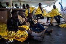 Des migrants secourus au large de la Libye par l'ONG allemande Sea Watch, à bord du navire Sea Watch 3, le 19 janvier 2019