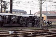 Sur le site de la catastrophe ferroviaire de Brétigny-sur-Orge, le 12 juillet 2013 près de Paris