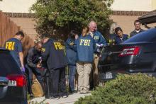 (ILLUSTRATION) Des agents du FBI interviennent après une fusillade de masse à Thousand Oaks en Californie, en novembre 2018