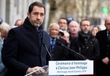 Le ministre de l'Intérieur Christophe Castaner rend hommage à Clarissa Jean-Philippe, tuée il y a quatre ans par Amédy Coulibaly, lors d'une cérémonie à Montrouge (Hauts-de-Seine), le 8 janvier 2019