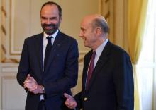 Le Premier ministre Édouard Philippe (g) et le maire de Bordeaux Alain Juppé à Bordeaux le 1er février 2019