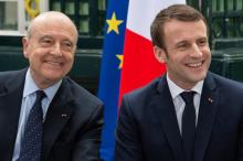 Alain Juppé (g) et le président Emmanuel Macron sourient avant une réunion à Bordeaux, le 1er mars 2019