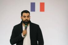 L'humoriste Yacine Belattar s'exprime lors de la présentation par le gouvernement de ses mesures pour les banlieues le 22 mai 2018 à Paris