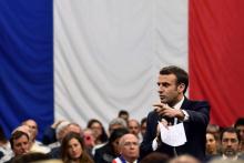 Emmanuel Macron lors d'une rencontre dans le cadre du grand débat à Gréoux-les-Bains (Alpes de Haute-Provence) le 7 mars 2019