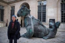 Le sculpteur allemand Thomas Schütte devant l'une de ses oeuvres présentée à la Monnaie de Paris, le 12 février 2019