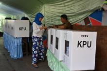 Un bulletin de vote sortant de l'imprimerie à Jakarta le 7 février 2019 et destiné aux élections générales du 17 avril 2019