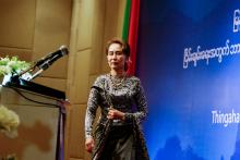 Aung San Suu Kyi s'apprête à prendre la parole à un Forum pour la "réconciliation religieuse" à Naypyidaw, la capitale administrative de la Birmanie, le 7 mai 2019