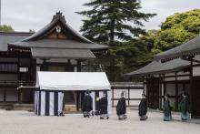 Rituel de divination au Palais impérial à Tokyo, sur une photo fournie le 13 mai 2019 par la Maison impériale