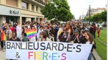 Capture d'image d'une vidéo de l'AFPTV de manifestants participant à la premère "Marche des fiertés en banlieue", le 9 juin 2019 à Saint-Denis, près de Paris