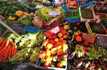 Plus de 71% de fruits et 43% de légumes non bio consommés en France contiennent des résidus de pesticides, cerise et céleri-branche étant parmi les plus touchés