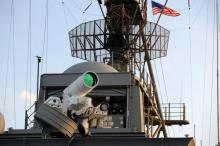 Un laser testé sur le navire américain USS Ponce, le 16 novembre 2014