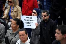 Des personnes participent à une marche blanche à Lorient, le 13 juin 2019, en hommage au garçon de 10 ans tué par un chauffard