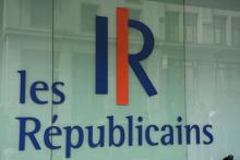 Le parti Les Républicains (LR) est l'héritier direct de l'UMP, créée en 2002 par les chiraquiens avant de porter Nicolas Sarkozy à l'Elysée, puis de se déchirer sous les présidences de Jean-François C