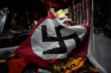 Drapeau nazi à vendre dans un brocante à Bangkok, le 2 mars 2019
