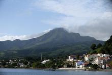 La montagne Pelée vue de la ville de Saint-Pierre, à la Martinique, le 31 août 2012