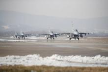 Des F-16 américains lors d'un exercice militaire conjoint avec la Corée du Sud, le 6 décembre 2017 à la base aérienne d'Osan, à Pyeongtaek
