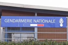 Une enquête a été ouverte après la découverte de tags appelant les forces de l'ordre au suicide sur la façade de la gendarmerie de Landivisiau (Finistère)