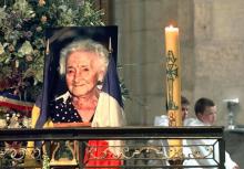 Messe à la mémoire de la doyenne de l'humanité, Jeanne Calment, le 7 août 1997 à Arles, au lendemain de son inhumation