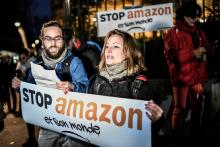 Manifestation anti Black Friday devant le siège français d'Amazon à Clichy le 29 novembre 2019