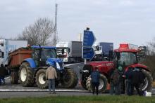 Des agriculteurs protestent contre le projet de réforme de la carte des zones défavorisées, près de Toulouse, le 7 février 2018