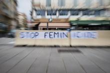 Une bannière est déployée lors d'une manifestation contre les violences conjugales, le 23 novembre 2019 à Marseille