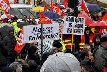 Manifestation contre la visite du président Emmanuel Macron pour le 47e Festival de BD, le 30 janvier 2020 devant la gare d'Angoulême