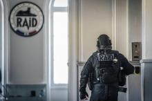Membre du Raid au siège de l'Unité de Recherche, assistance, intervention, dissuasion à Bièvres, près de Paris, en 2018