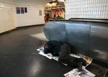 Un sans-abri à la station Montparnasse