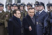 Le président français, Emmanuel Macron, prépare sa rencontre avec son homologue polonais, Andrzej Duda lors d'un sommet de l'Otan le 4 décembre 2019 à Watford (Royaume-Uni)