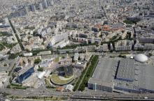 Vue aérienne du Parc des Expositions (d), Porte de Versailles, en juillet 2010 à Paris