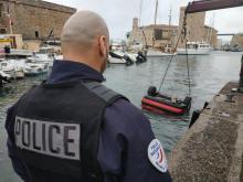Marseille, une voiture plonge dans le Vieux-port