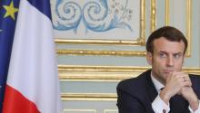 Le président Emmanuel Macron participe à une vidéo conférence le 19 mars 2020 à Paris