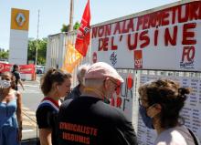 Réunion de syndicalistes devant l'usine Renault à Choisy-le-Roi, le 29 mai 2020 pour dénoncer les pertes d'emplois
