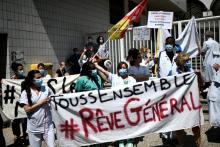 Manifestation en défense de l'hôpital public devant l'hôpital Robert Debré à Paris le 21 mai 2020