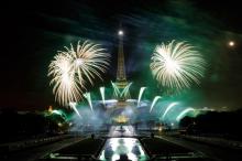 Souvenir du feu d'artifice du 14 juillet 2019 à Paris, devant la Tour Eiffel 